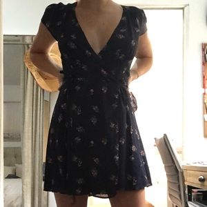 REFORMATION wrap dress ✨✨🥰